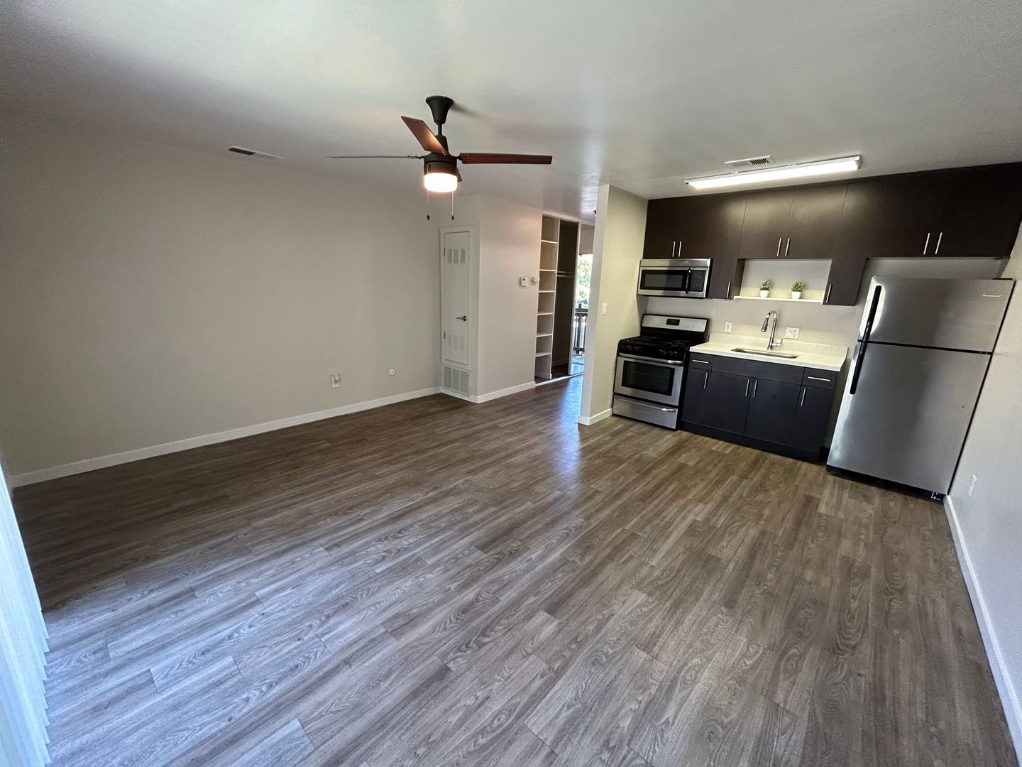 West Sacramento Apartment: 555 Douglas Street