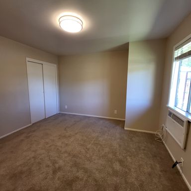 Gigantic 3x2 Single Story Home with Garage! – photo 1