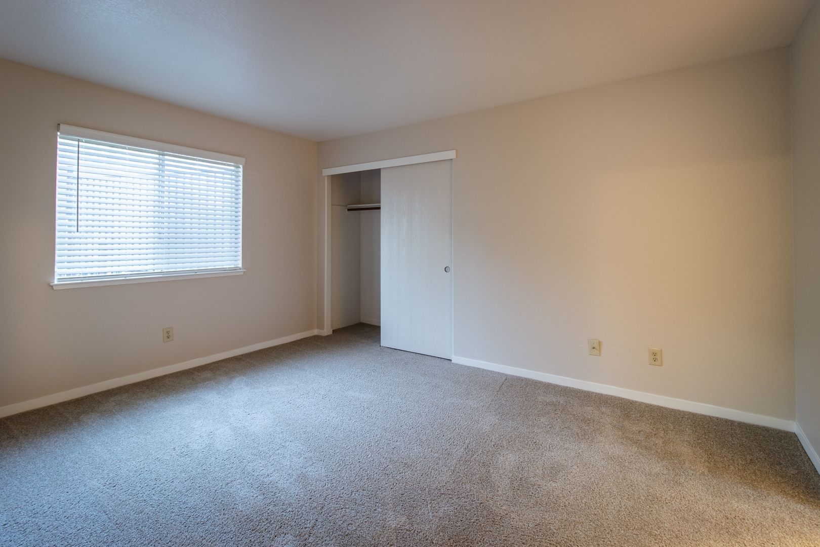 Poplar Avenue (7764) 9 of 9