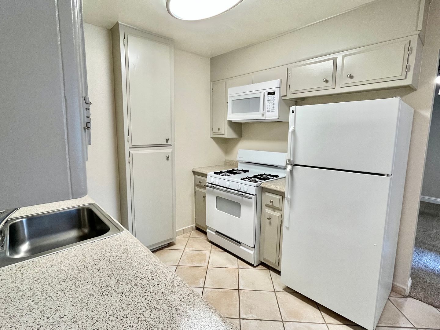 Sacramento Apartment: 5971 Lake Crest Way