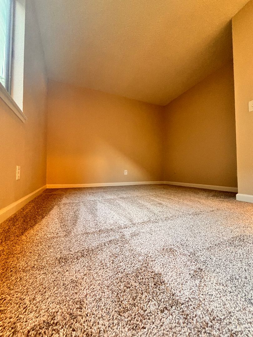 Carmichael Apartment: 5915 Kenneth Avenue
