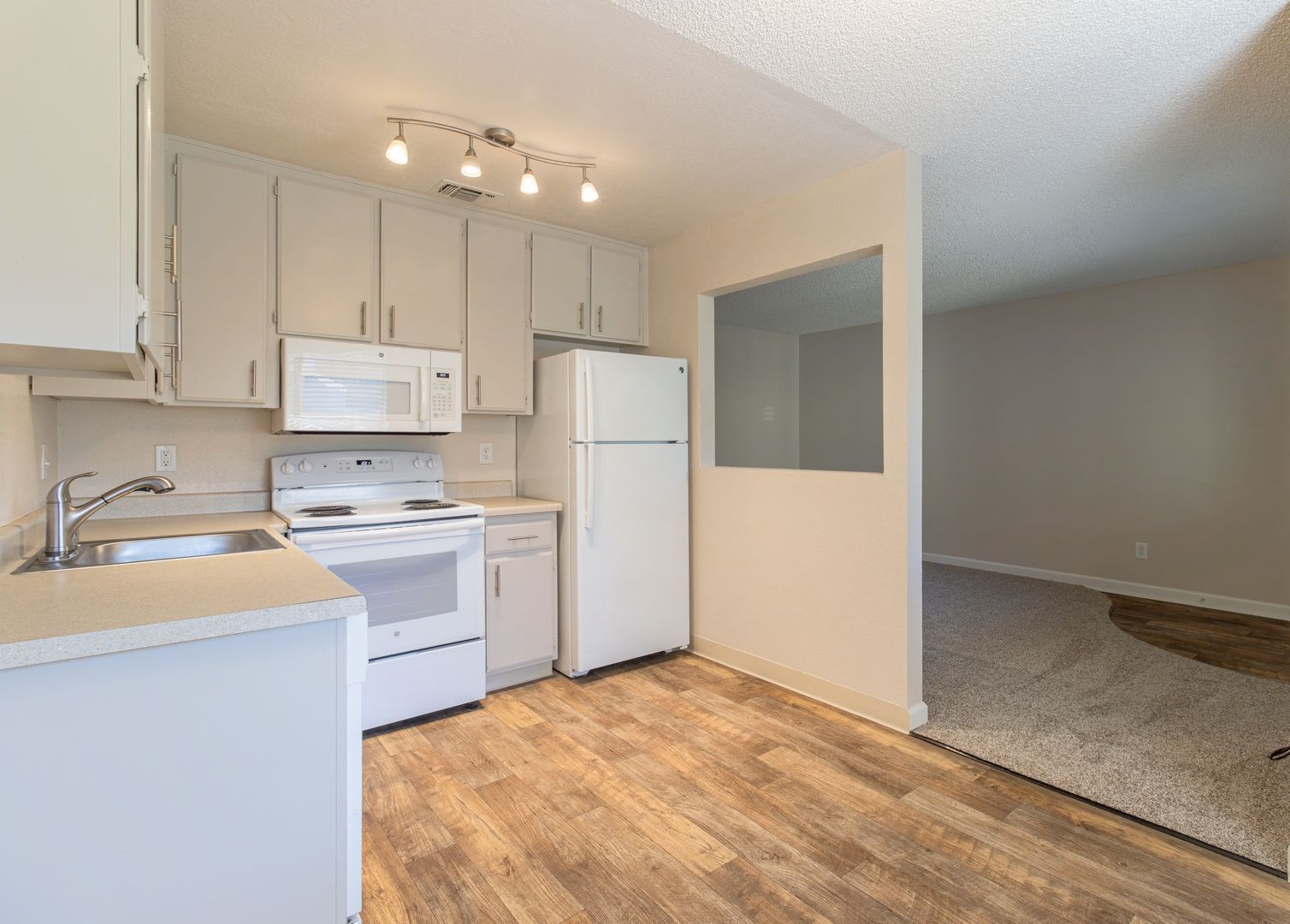 Carmichael Apartment: 5915 Kenneth Avenue