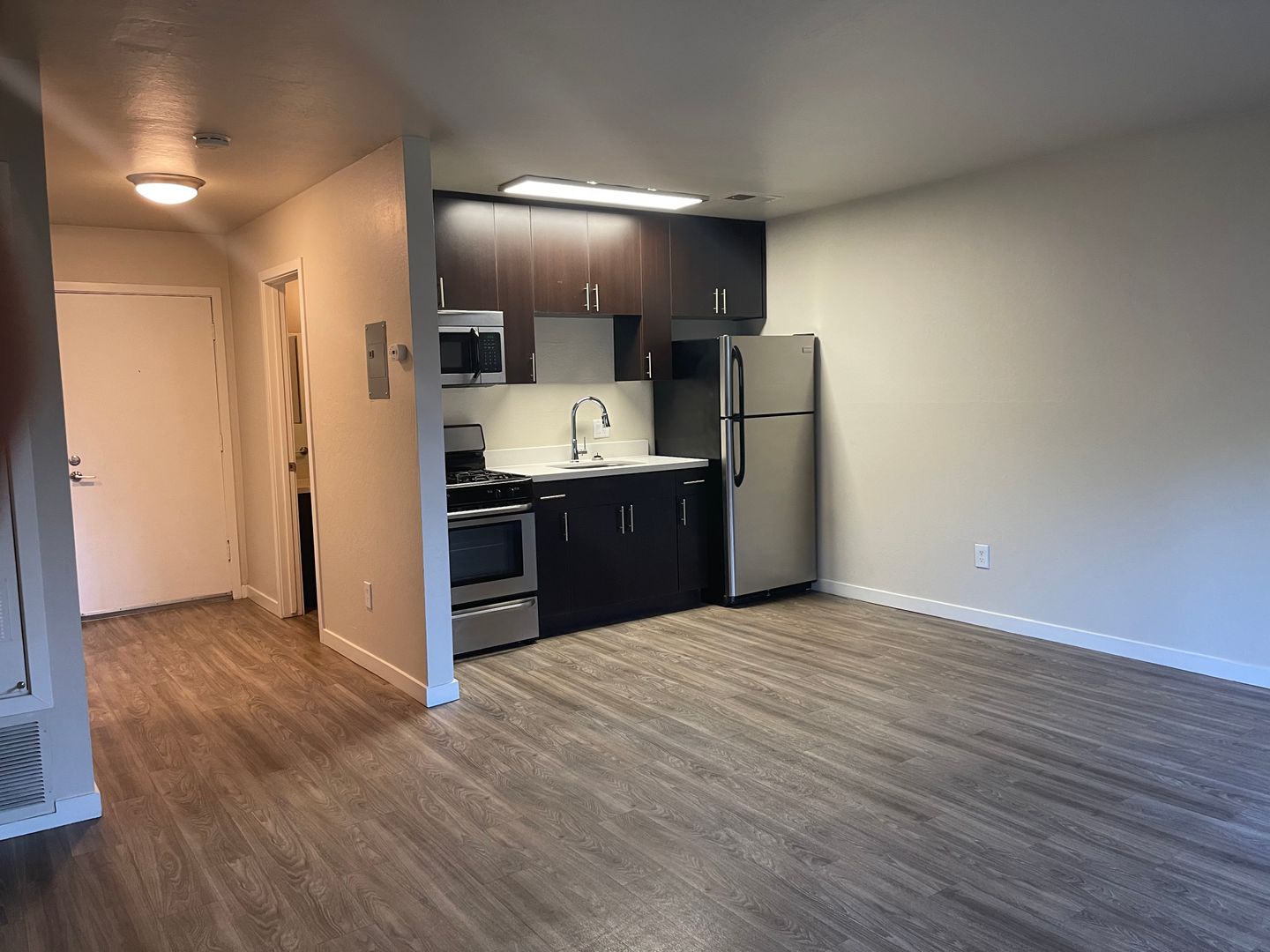 West Sacramento Apartment: 555 Douglas Street