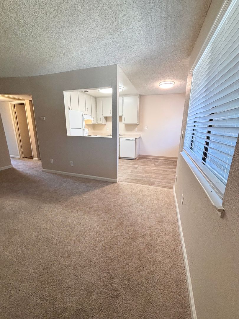 Carmichael Apartment: 5915 Kenneth Avenue