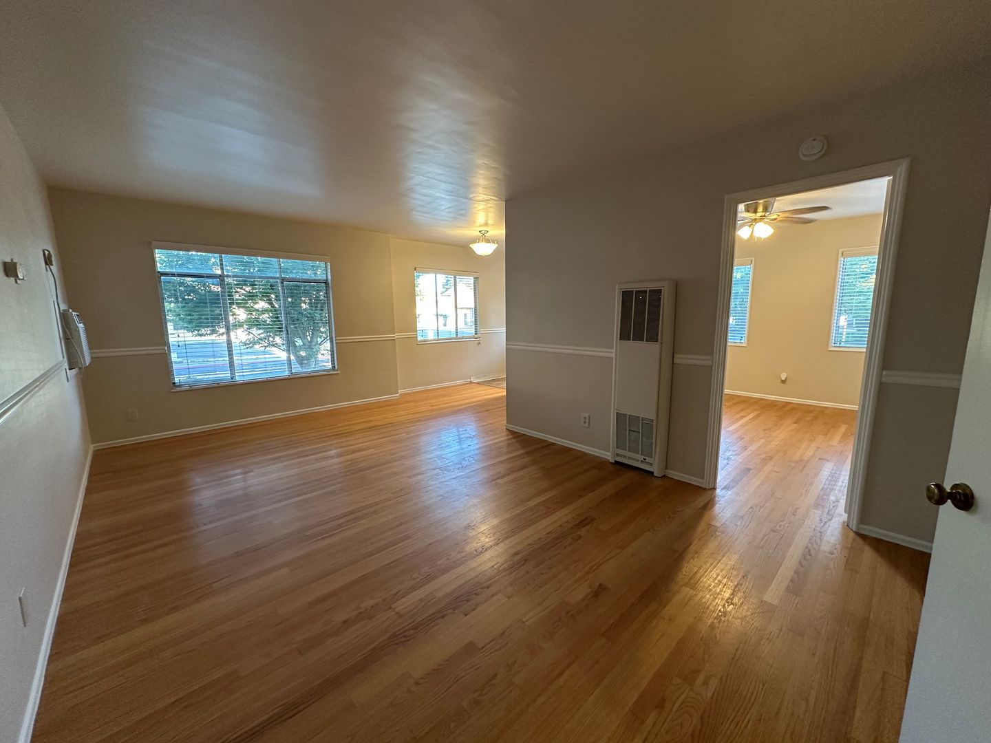 Carlson Drive (5488, 5492) 6 of 12