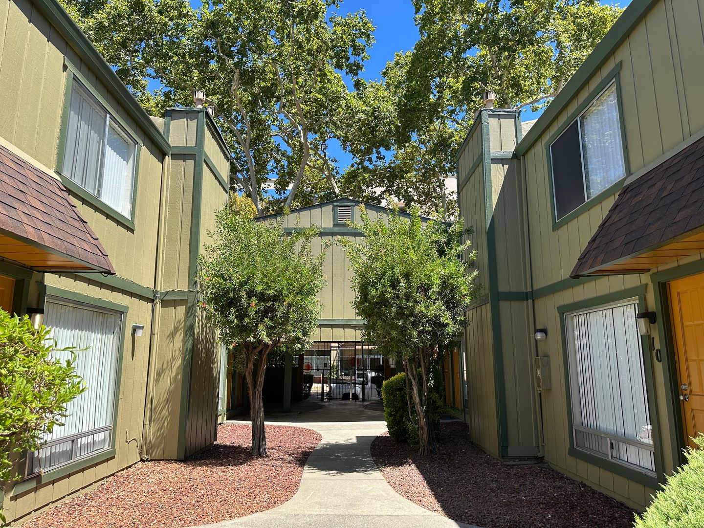 Sacramento Apartment: 2710 N Street