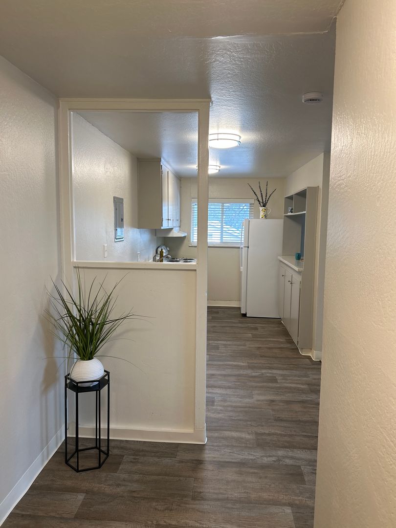 Sacramento Apartment: 2941 Marconi Avenue