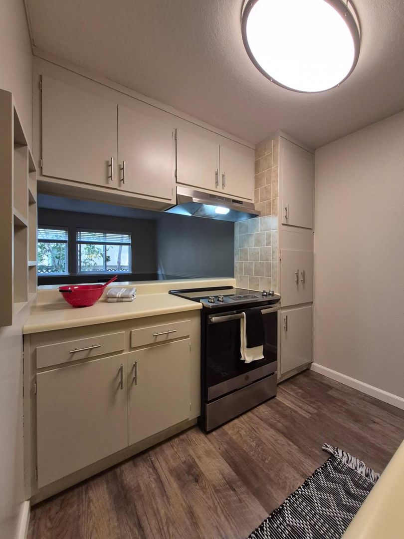 Sacramento Apartment: 1711 N Street