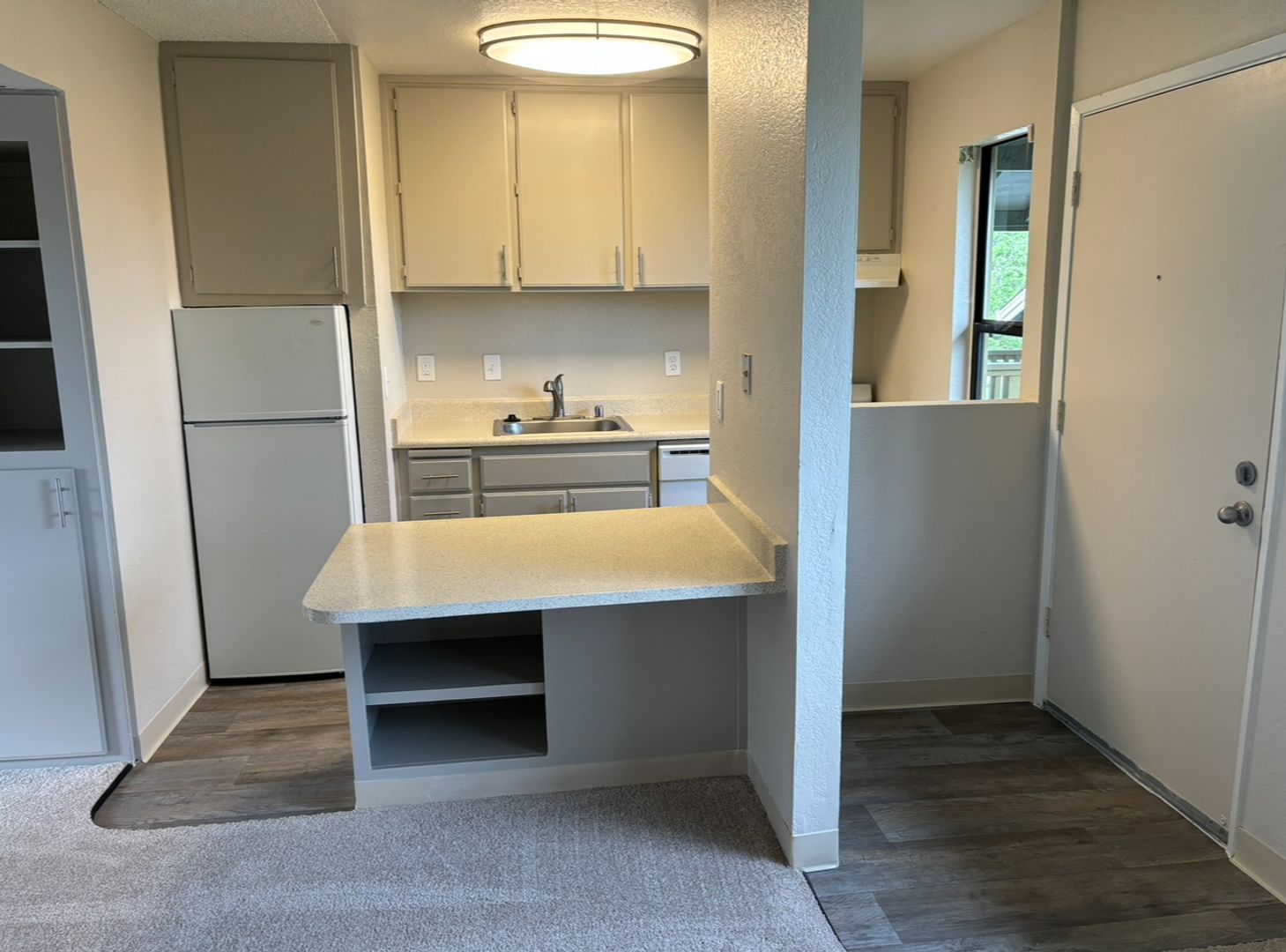 Carmichael Apartment: 5915 Kenneth Avenue