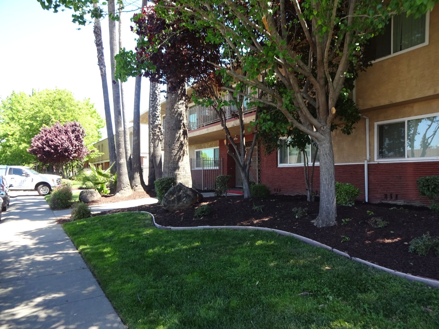 Sacramento Apartment: 5981 Lake Crest Way