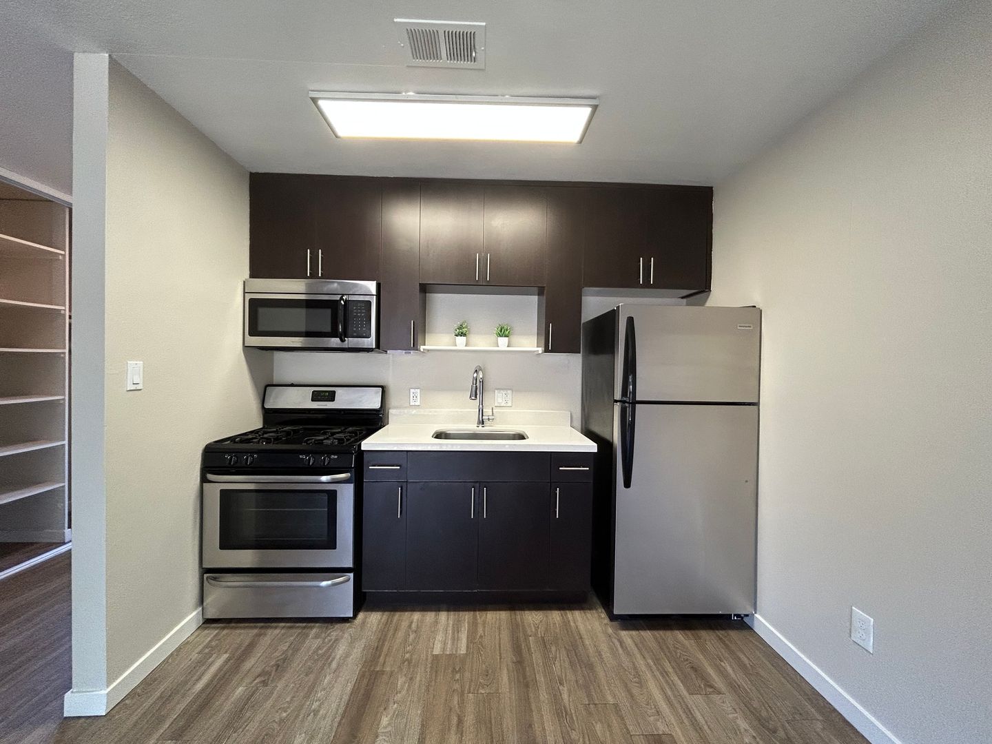 West Sacramento Apartment: 555 Douglas Street