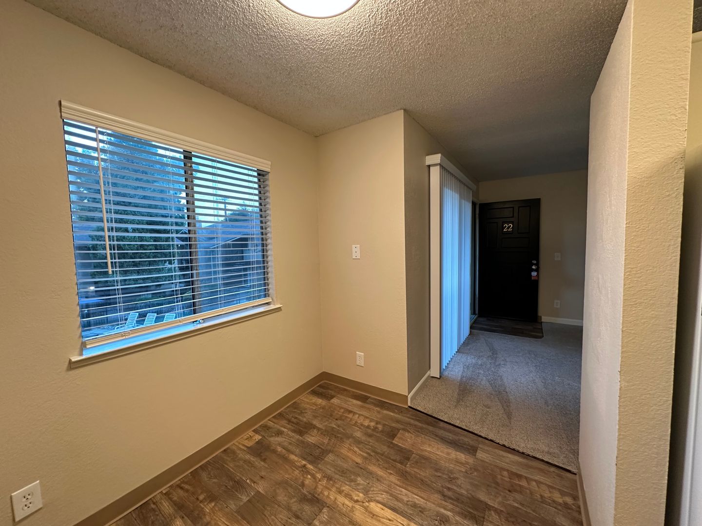 Walnut Avenue (2548) 7 of 16
