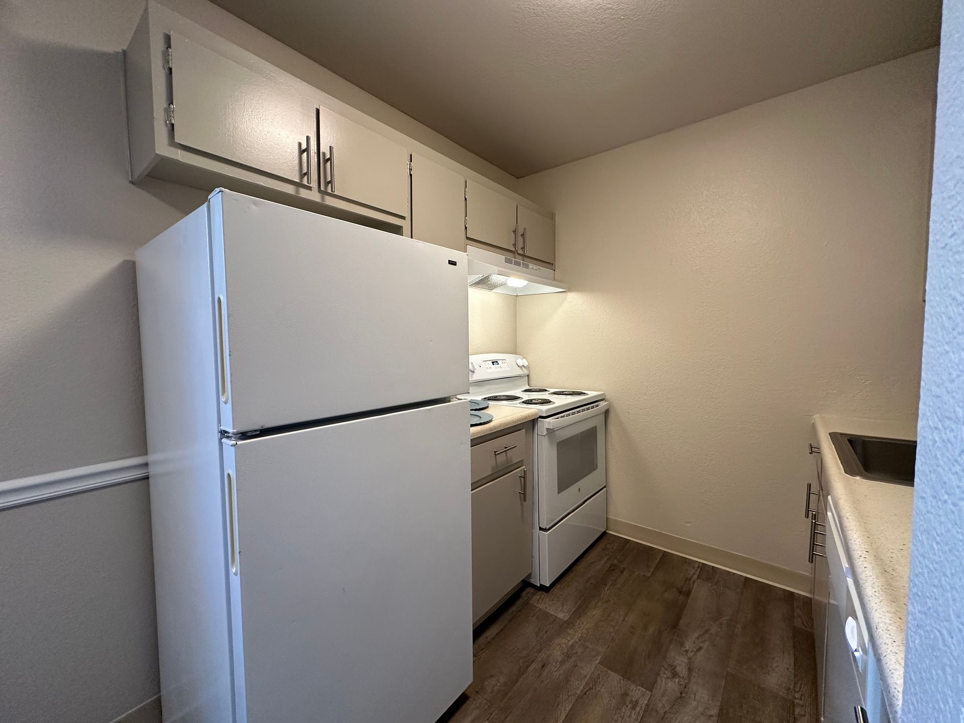 Walnut Avenue (2548) 11 of 12