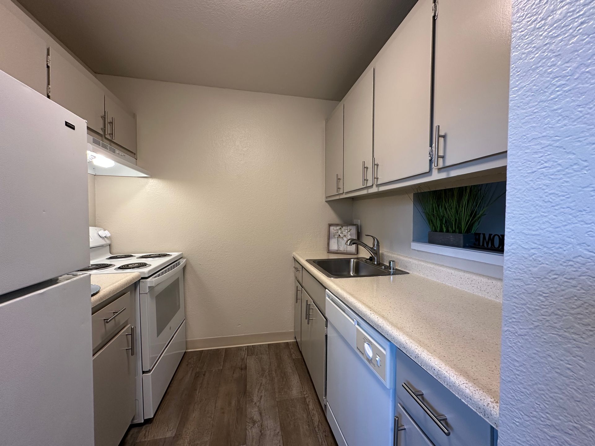 Walnut Avenue (2548) 12 of 12