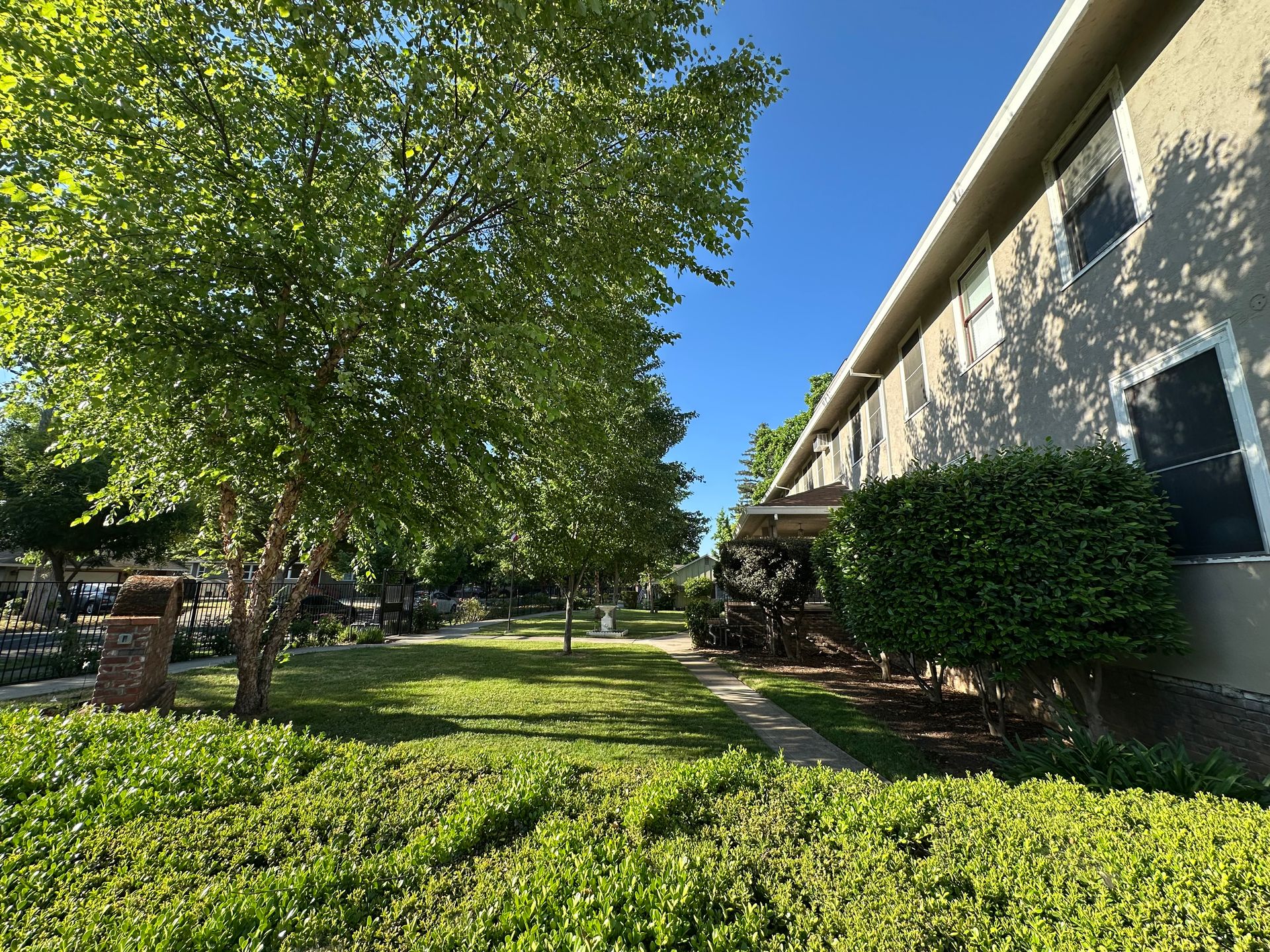 63rd Street, 4460-4668 63rd Street 3 of 8