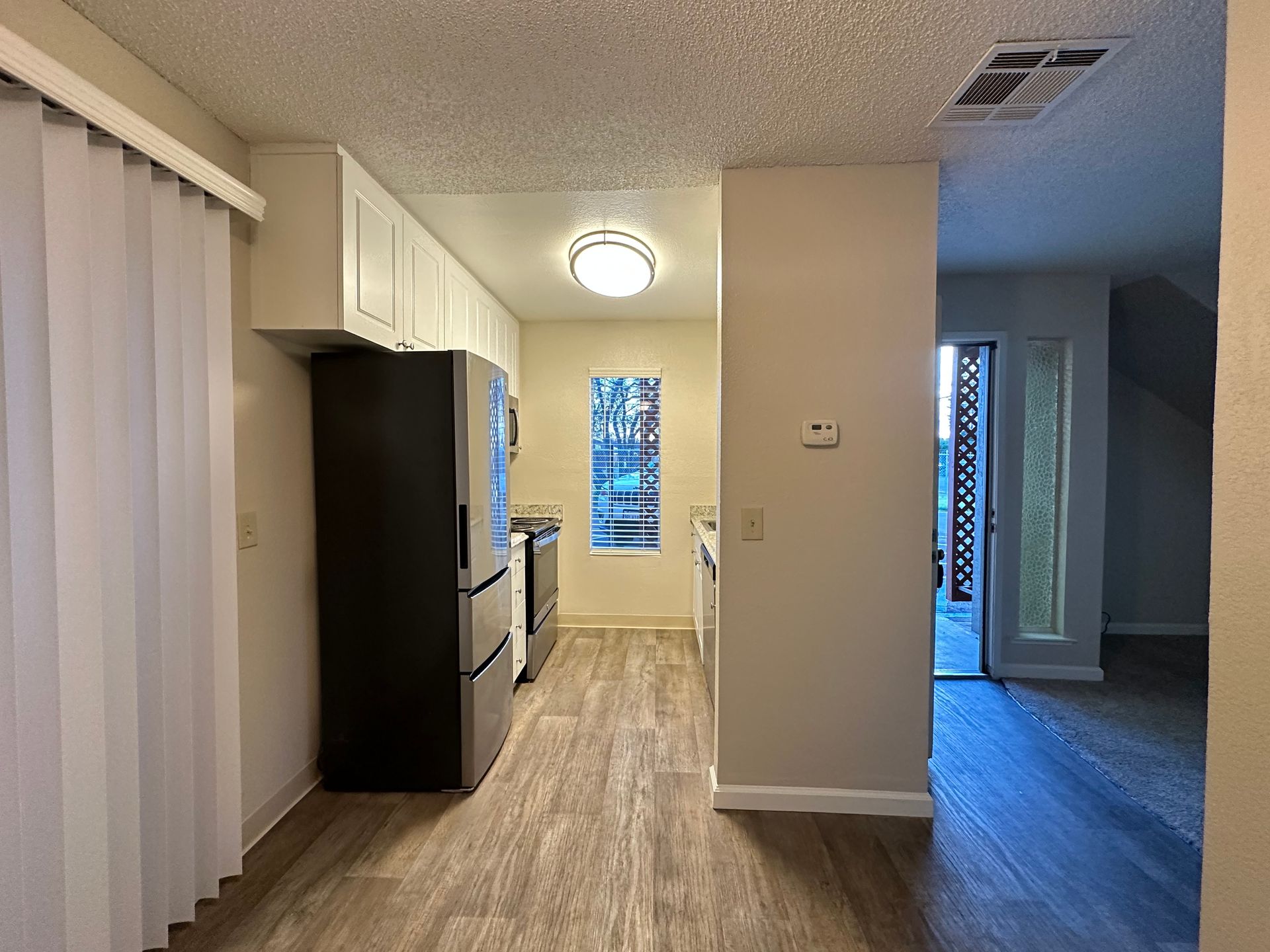 Walnut Avenue (2548) 3 of 12