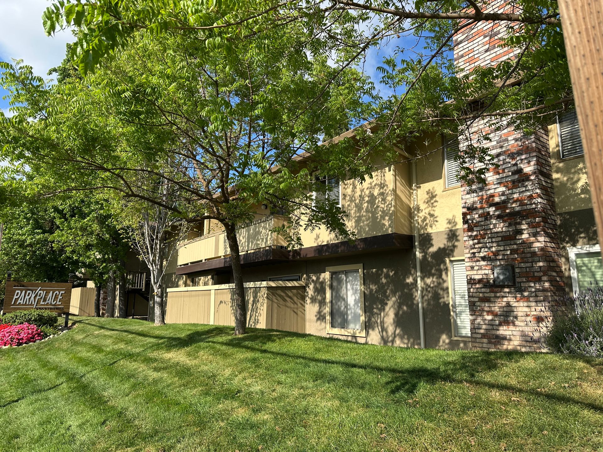 Walnut Avenue (2548) 6 of 12