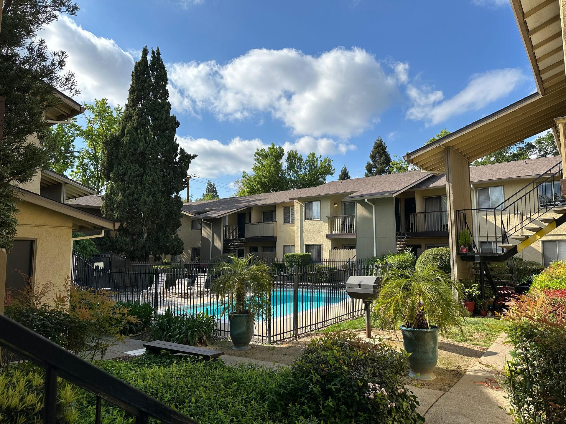 Walnut Avenue (2548) 7 of 12