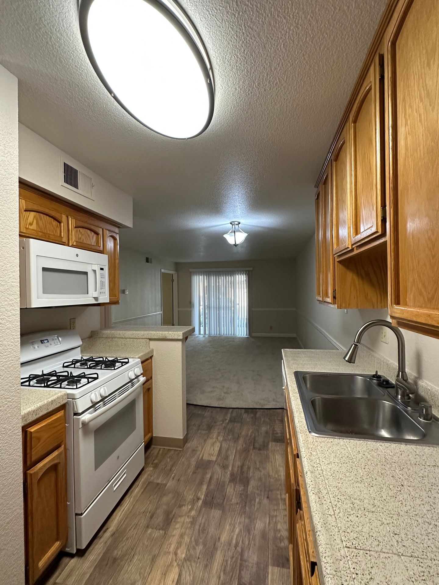 El Camino Ave (5325) 3 of 12