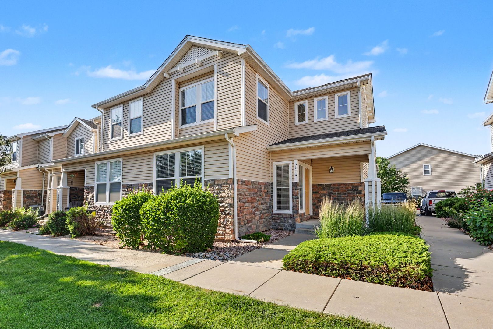 Fountain House: 7416 Sandy Springs Pt