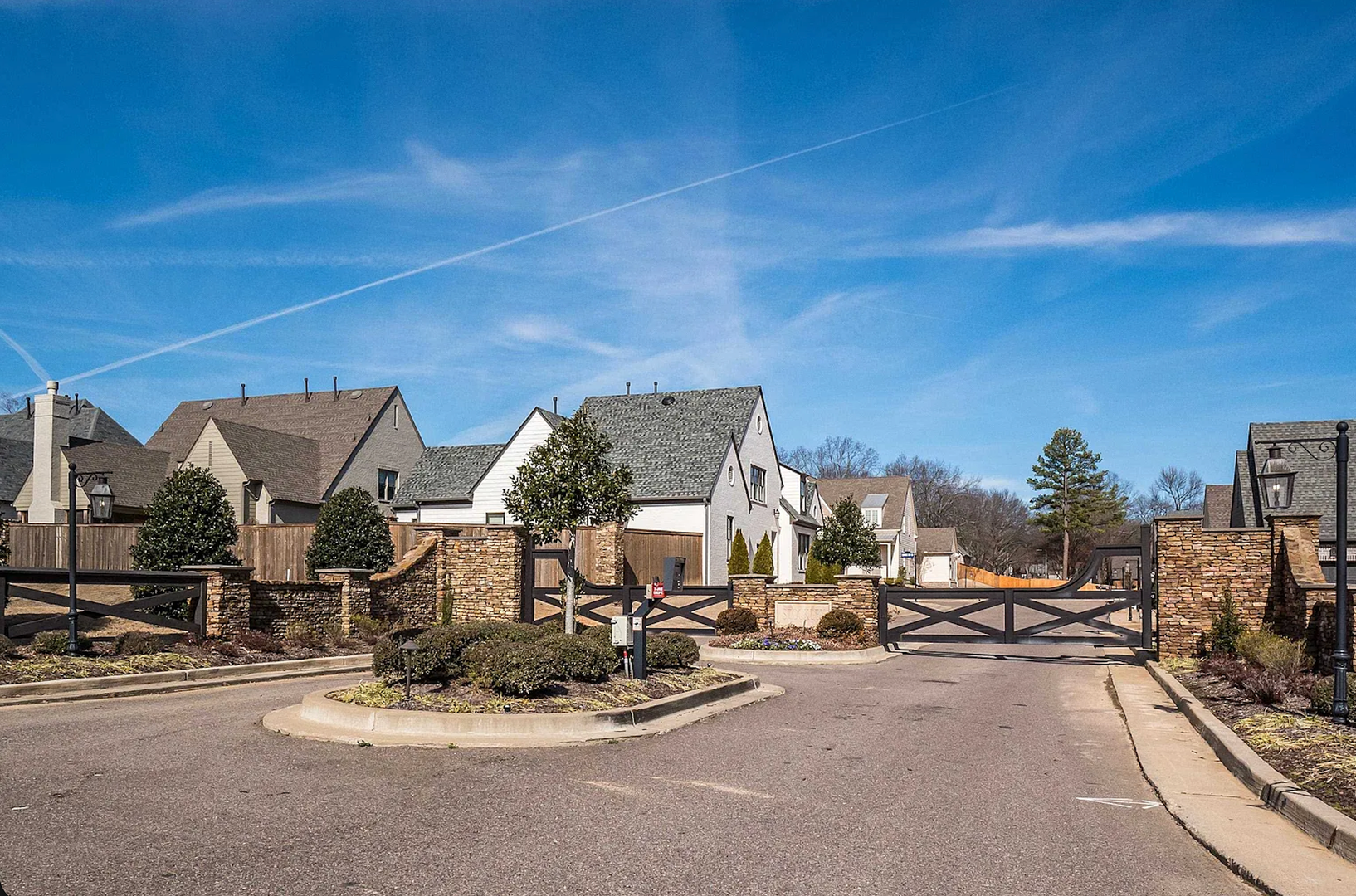 Memphis House: 2362 Corine Oak