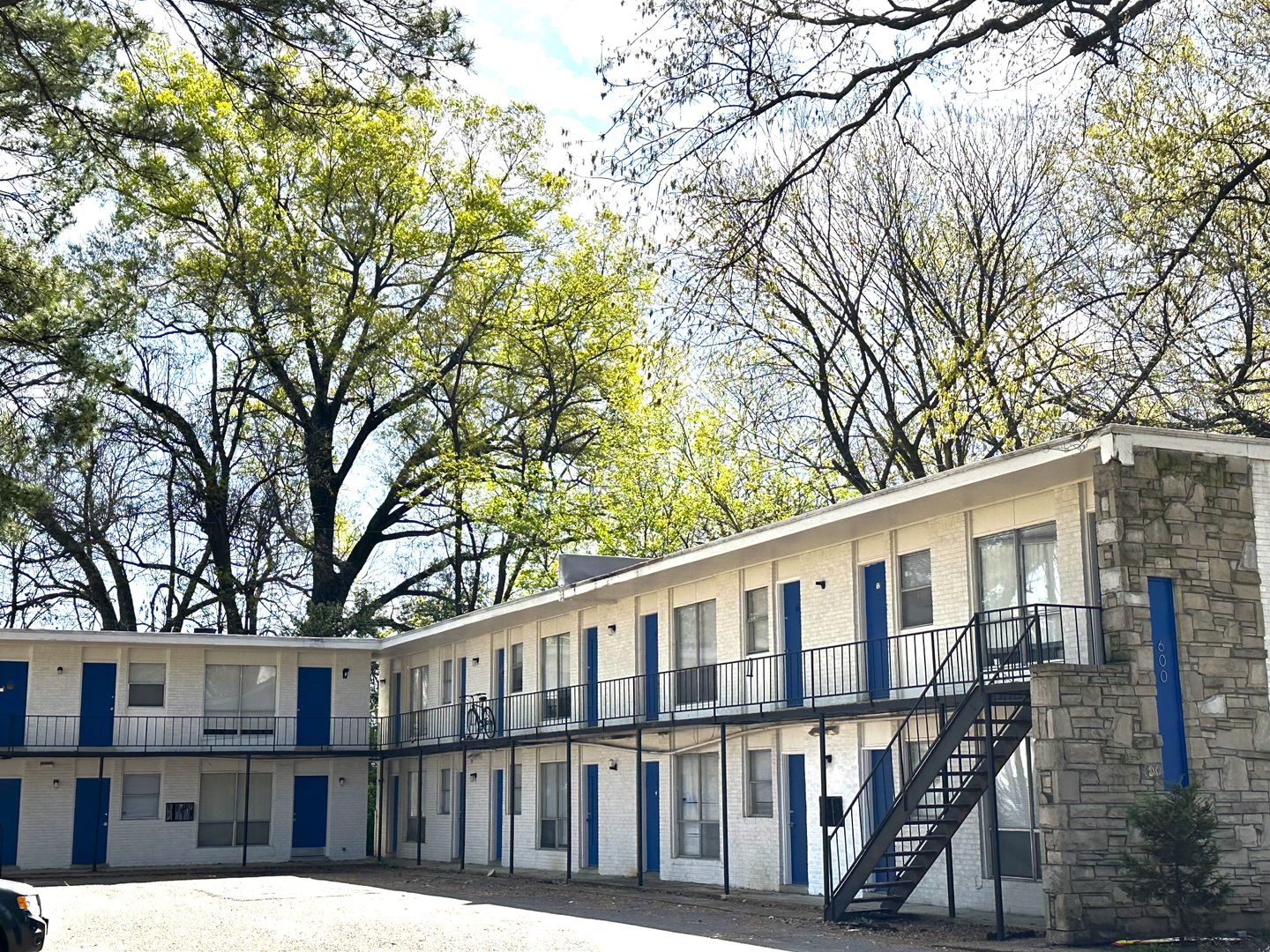Memphis Apartment: 592-600 Patterson Street