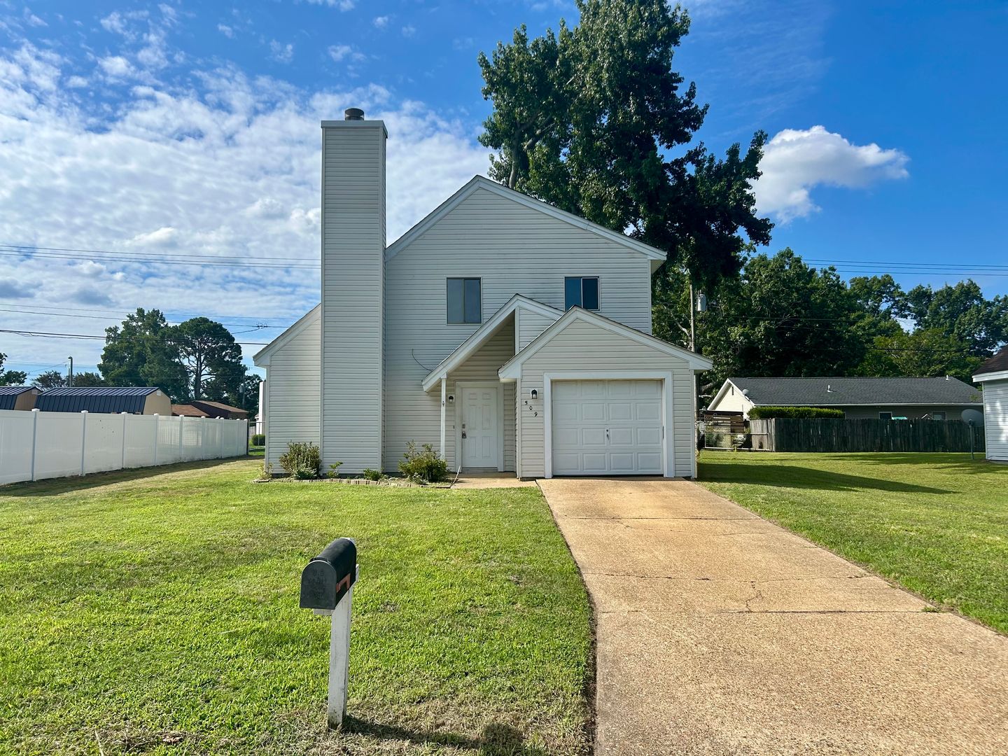 Virginia Beach House: 509 Chownings Drive