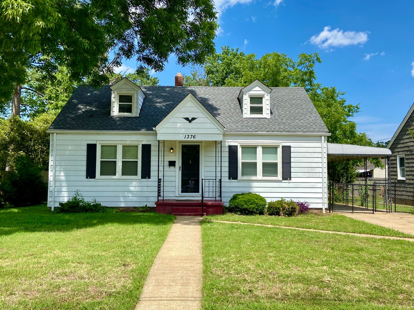 Norfolk House: 1376 East Norcova Drive