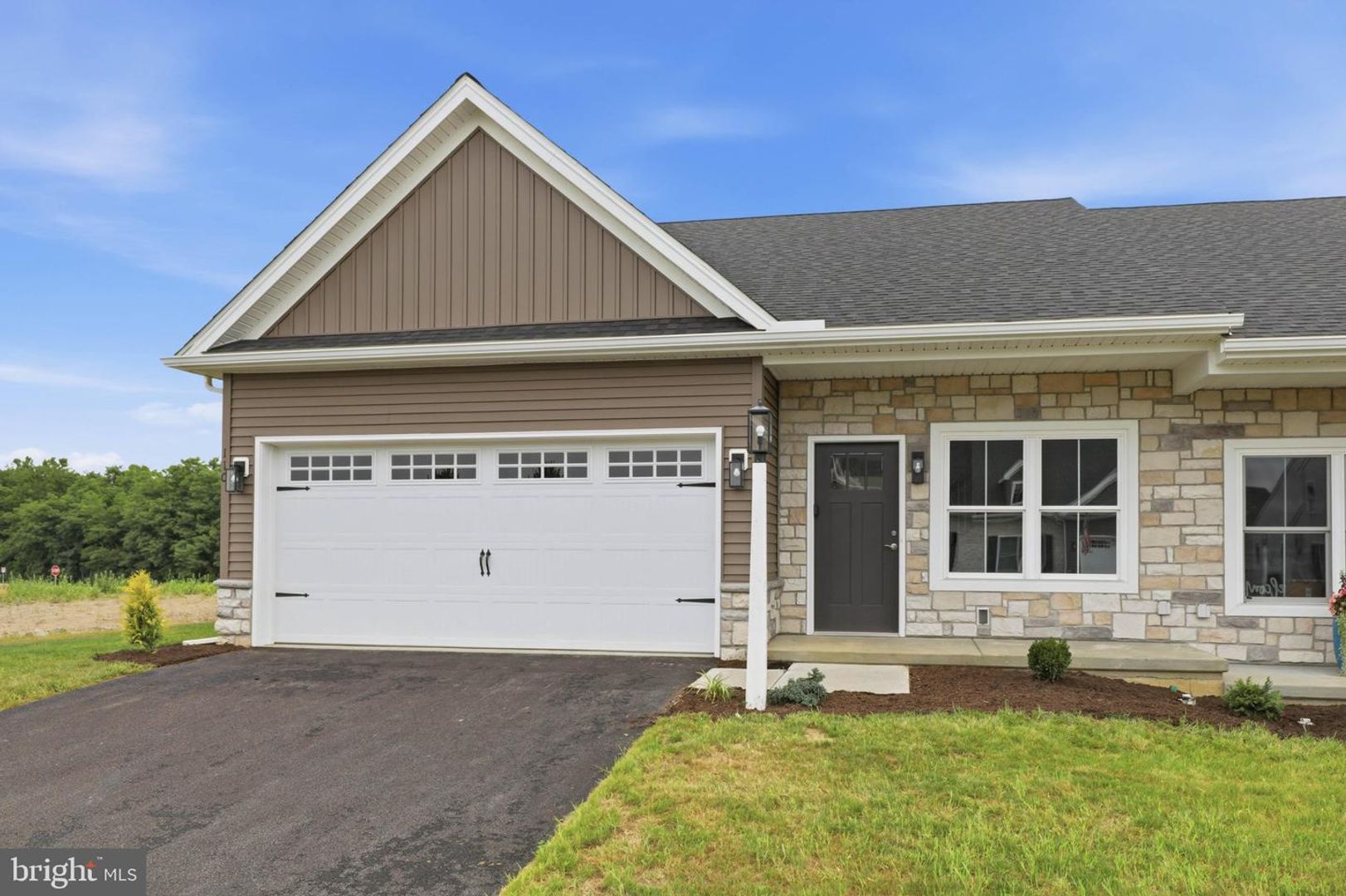 Lancaster House: 114 Hillard Field