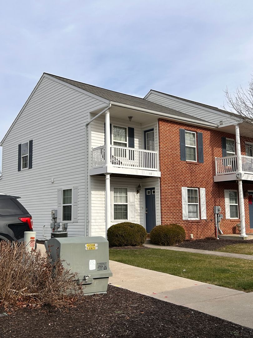 Mountville Apartment: Horseshoe Loop & Farmhouse Lane