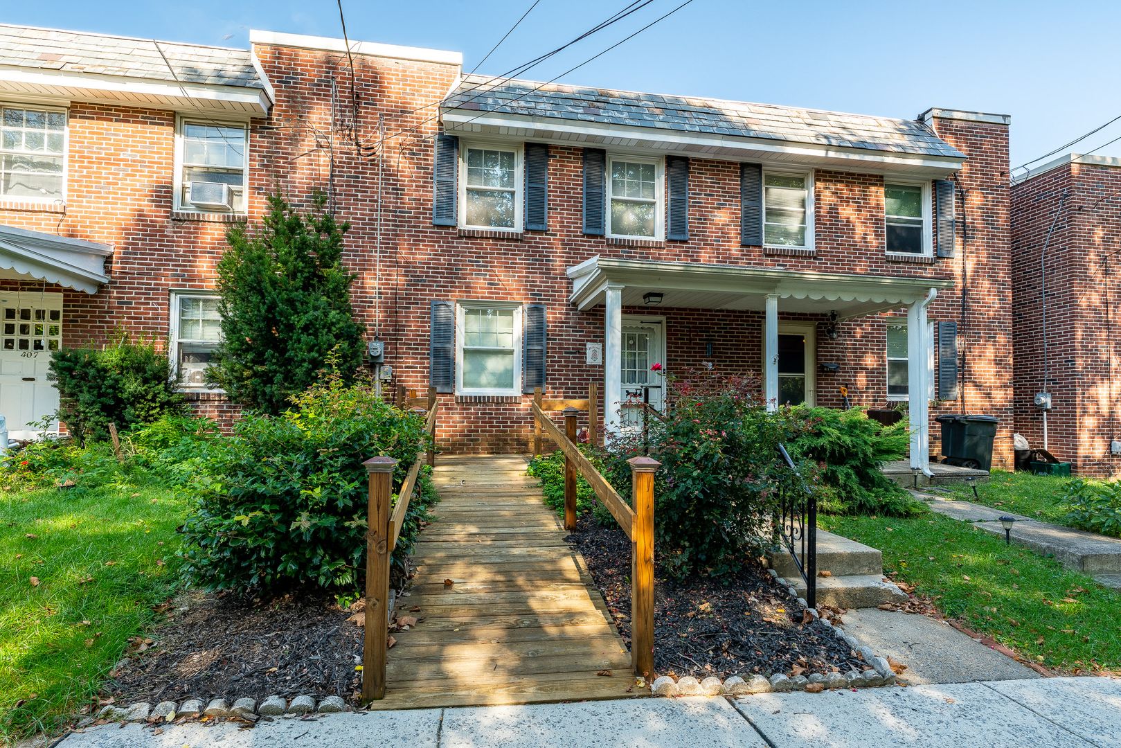 Lancaster Townhome: 409 Fairview Ave