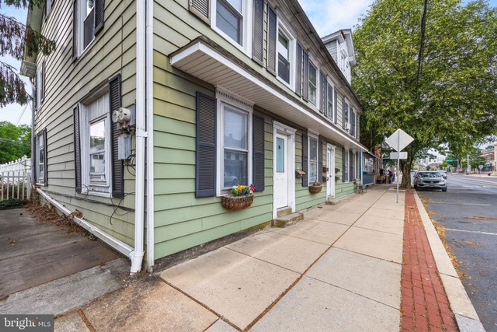 Mount Joy Apartment: 128 E Main St