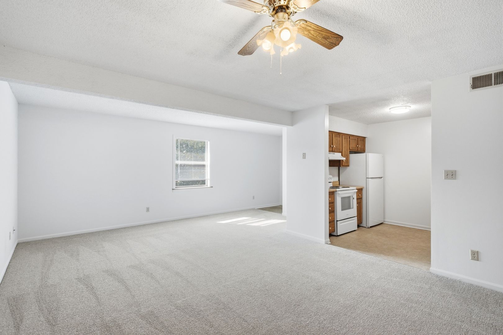 Columbia Apartment: 1301 Old 63 S