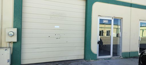 1,200 SF industrial warehouse with overhead door in NW OKC – photo 1