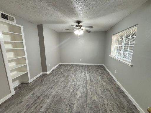 Updated 2 bedroom, 1 bathroom with granite countertops and located on the 1st floor – photo 1