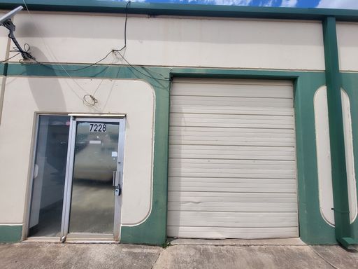 1,200 sq ft Industrial Flex Warehouse Space – photo 1