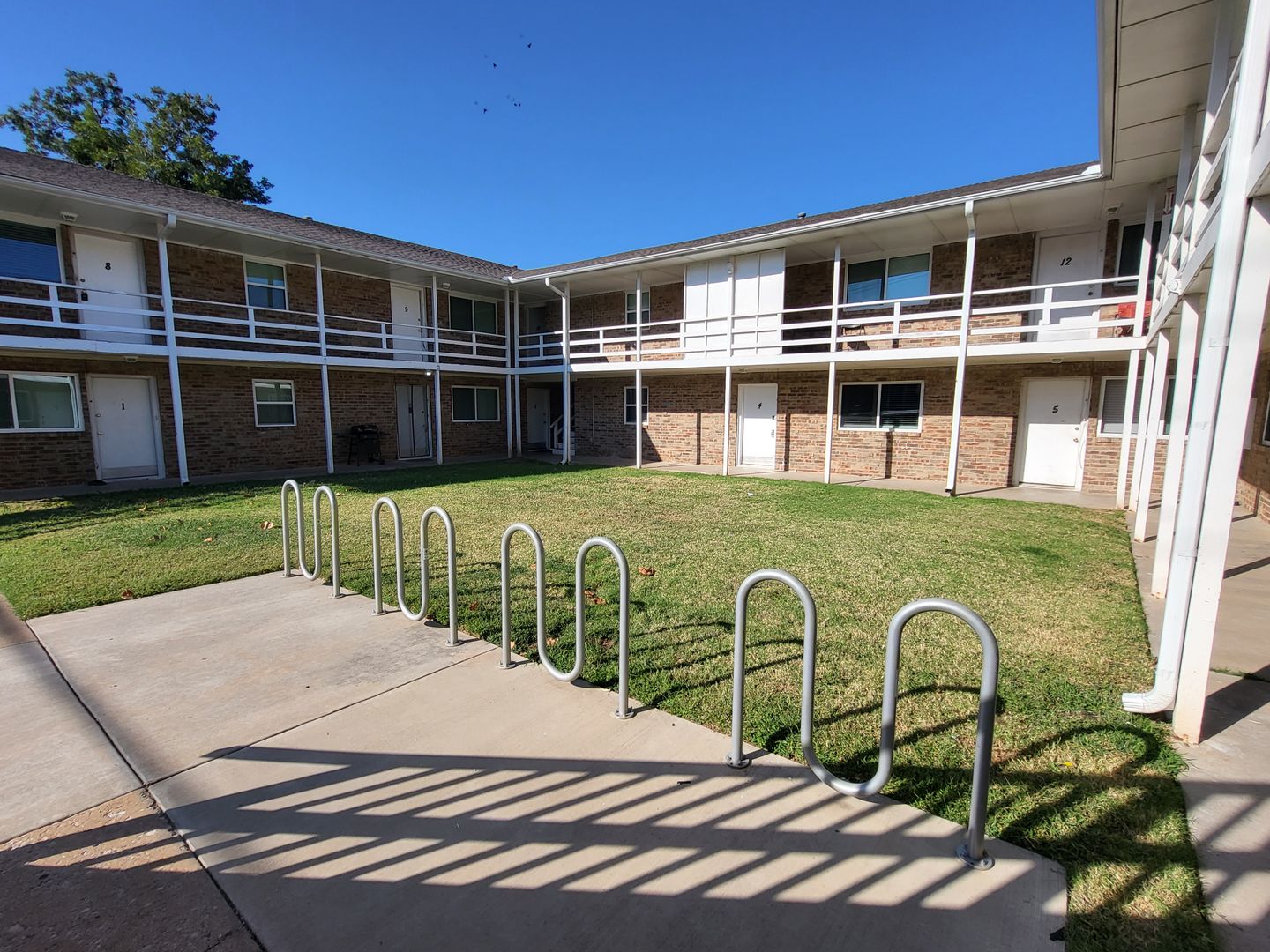 Edmond Apartment: 301 N University Dr