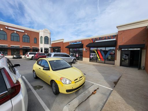 Retail Loft space in Downtown Edmond - Perfect for bar/restaurant or office – photo 1