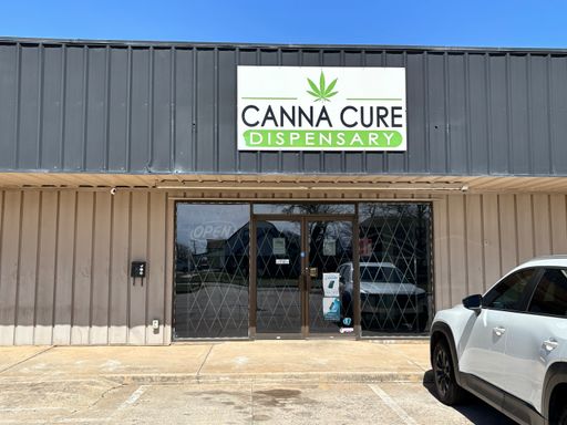 Commercial Retail Center Broadway and 4th Street - Downtown Edmond – photo 1