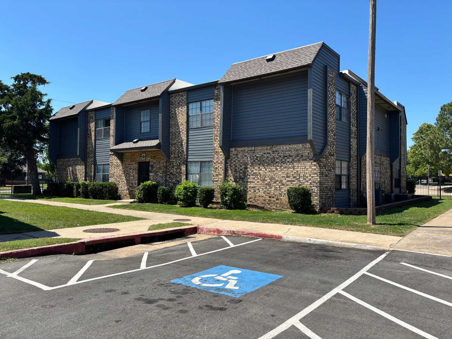 Norman Condo: 401 12th Ave SE - #108