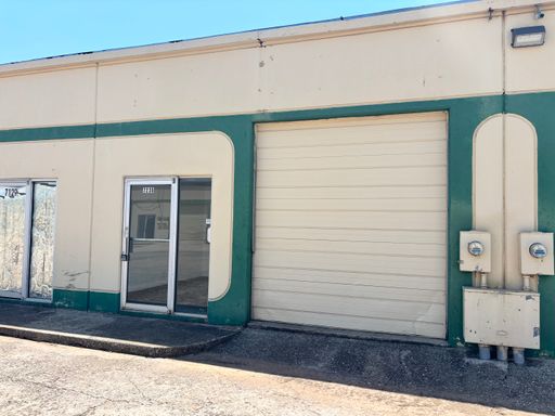 1,200 sq ft warehouse/office FLEX space - Industrial warehouse – photo 1