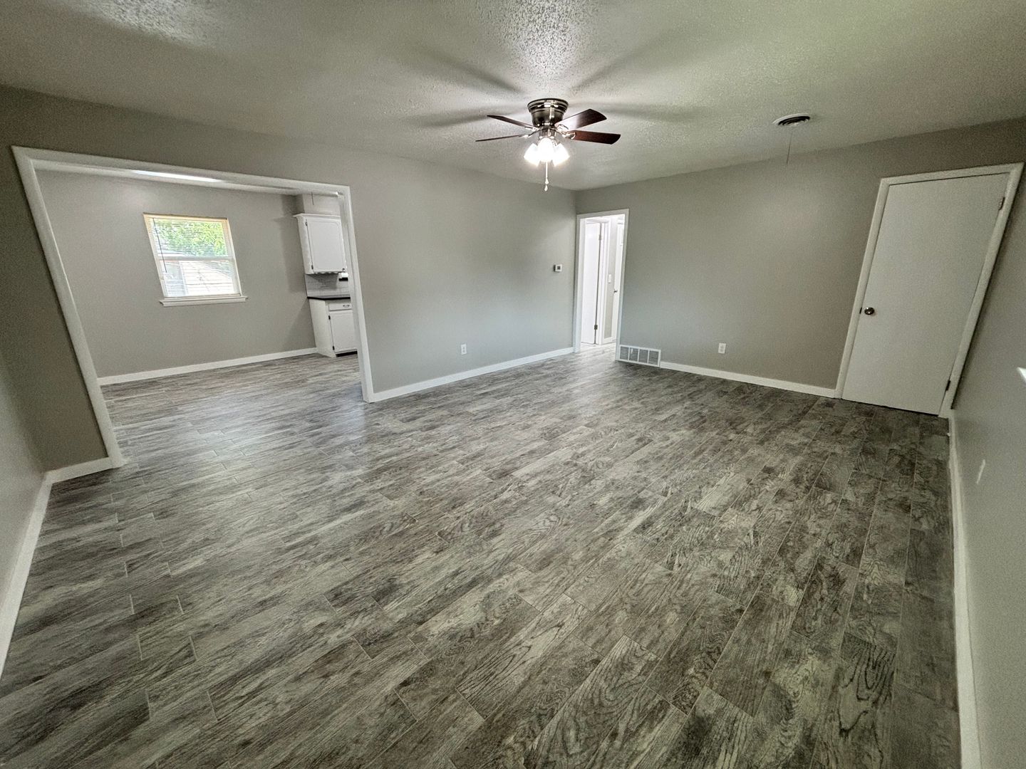 Edmond Apartment: 301 N University Dr
