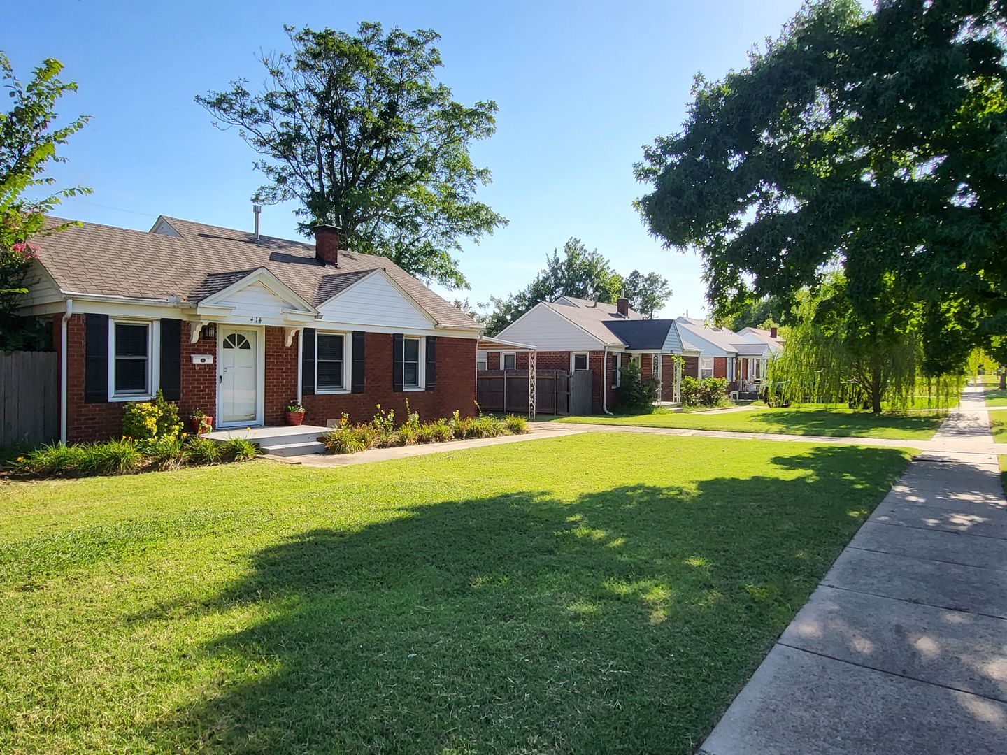 Edmond House: 414 E 6th St