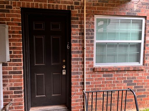 2 bedroom, 1 bathroom apartment in Edmond, OK with central heat and air – photo 1