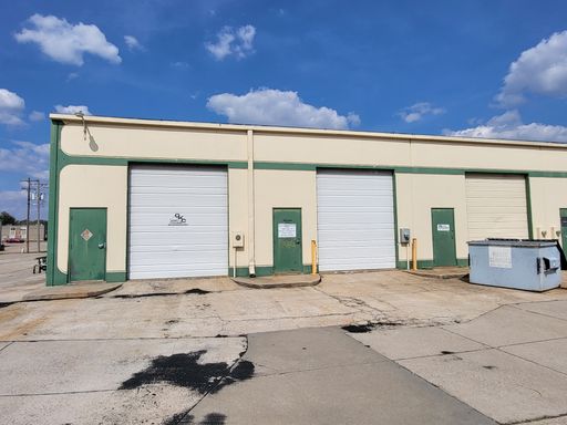 4,800 sq ft Industrial Flex warehouse space with 2 overhead doors – photo 1