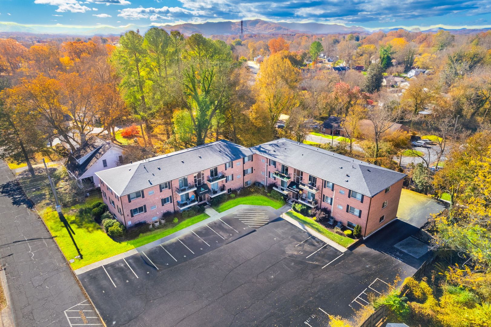 Morganton Apartment: 106 South Anderson St.