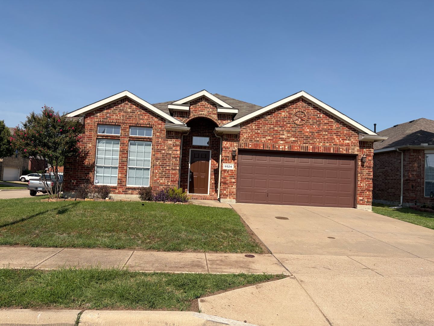 Fort Worth House: 9524 Navarro Street