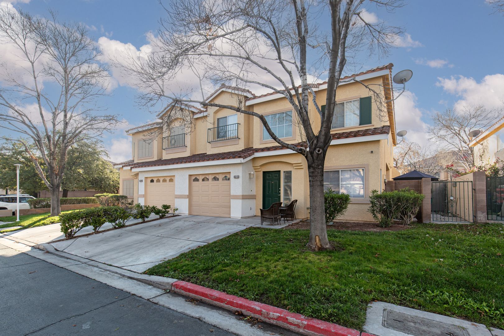 Las Vegas House: 6513 Angel Mountain Ave