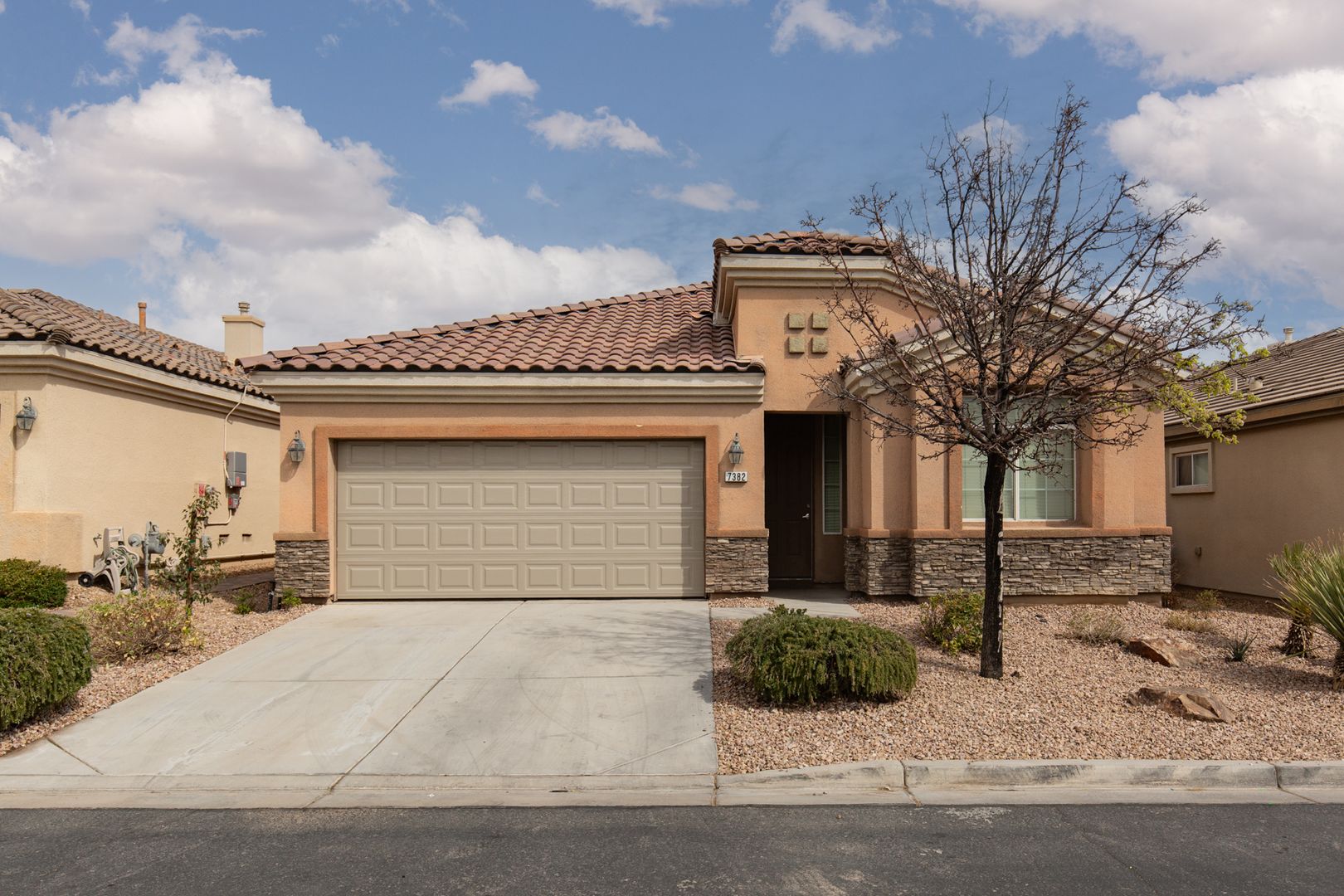 Las Vegas House: 7382 W Shelbourne AVE