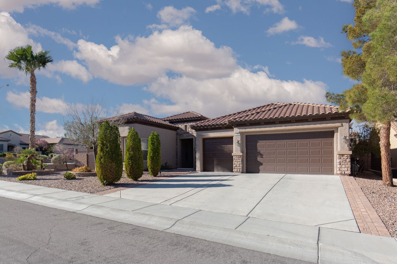 Henderson House: 2389 Garberville Place